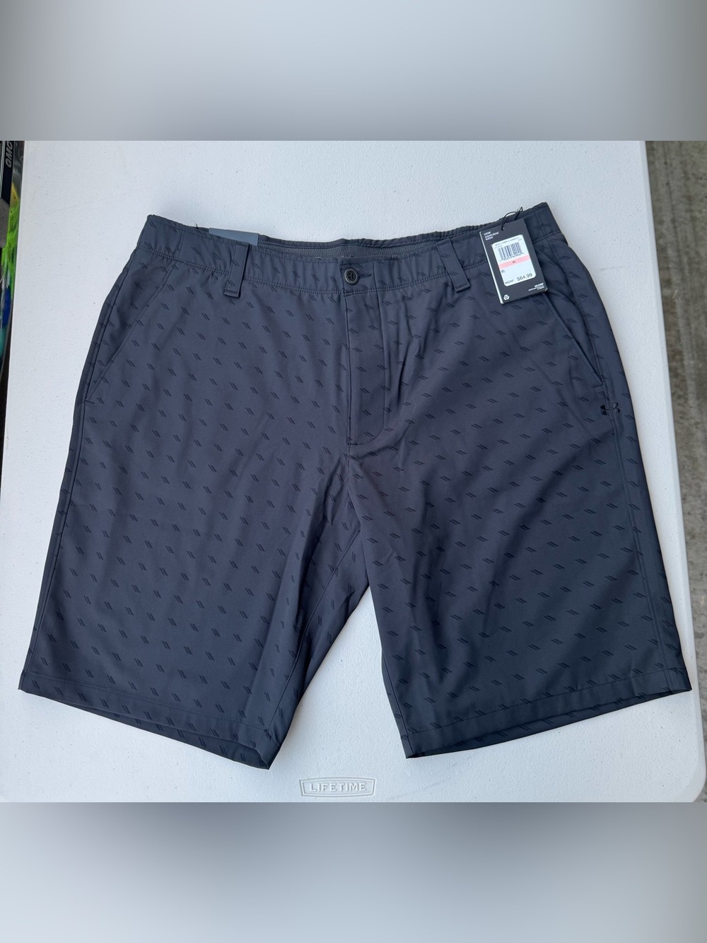 Under Armour Men’s UA Golf Printed Shorts, Black  w/ Graphics-Size 40, NWT